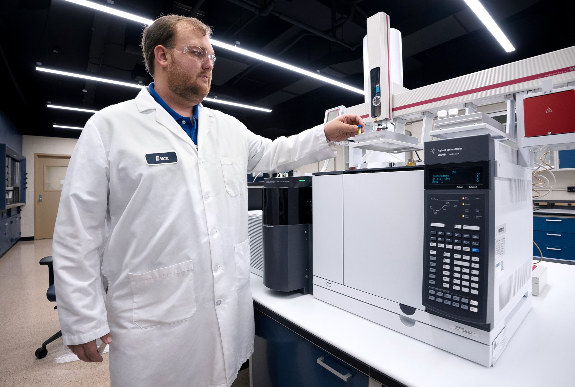 Hero Shot 1 - Actylis Buffalo (USA) - Evan Earle (Analytical Chemist)